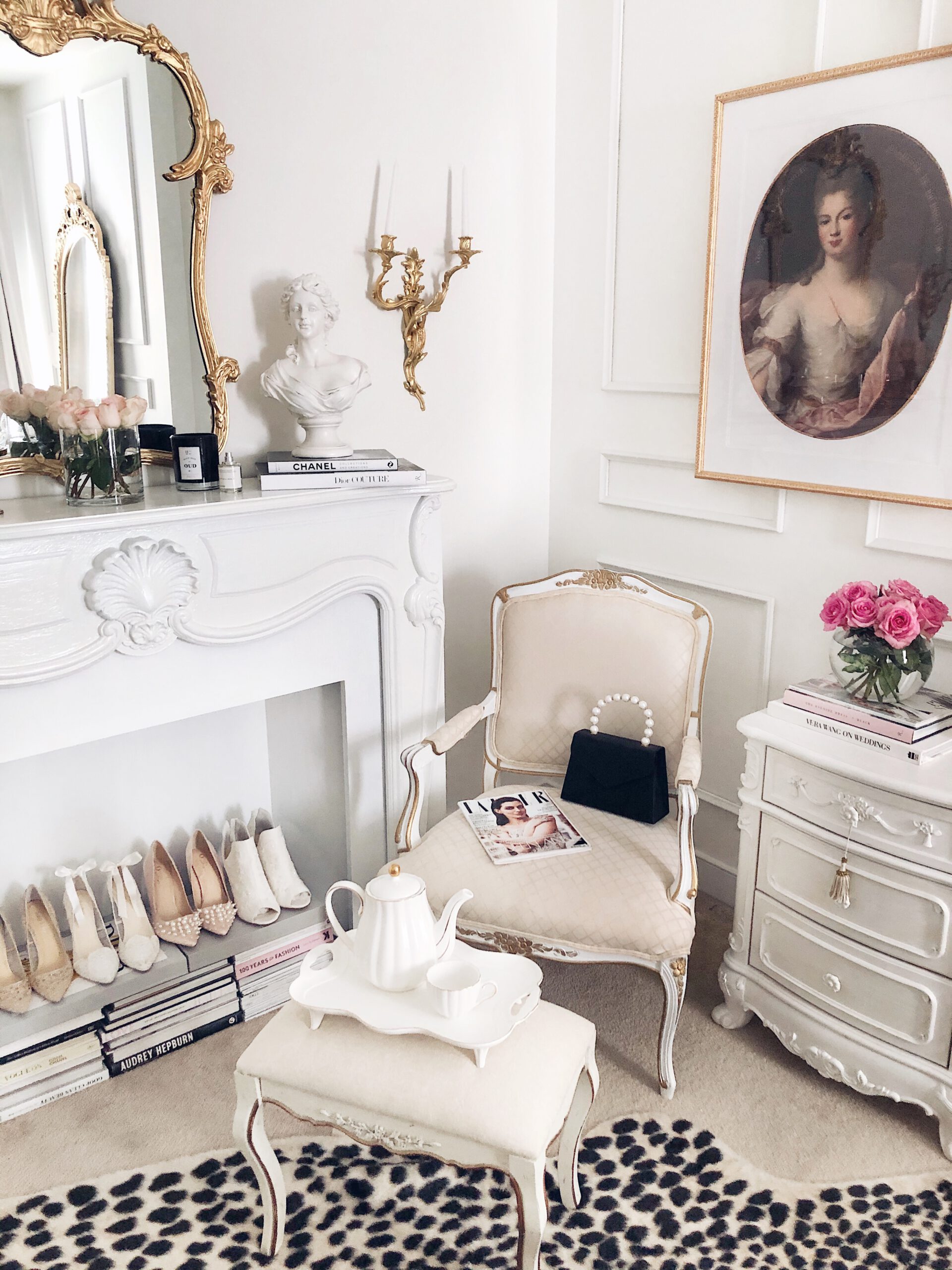 A Beautiful Parisian & Versaille Themed Bedroom Makeover_lexpyfrom_jadorelexiecouture