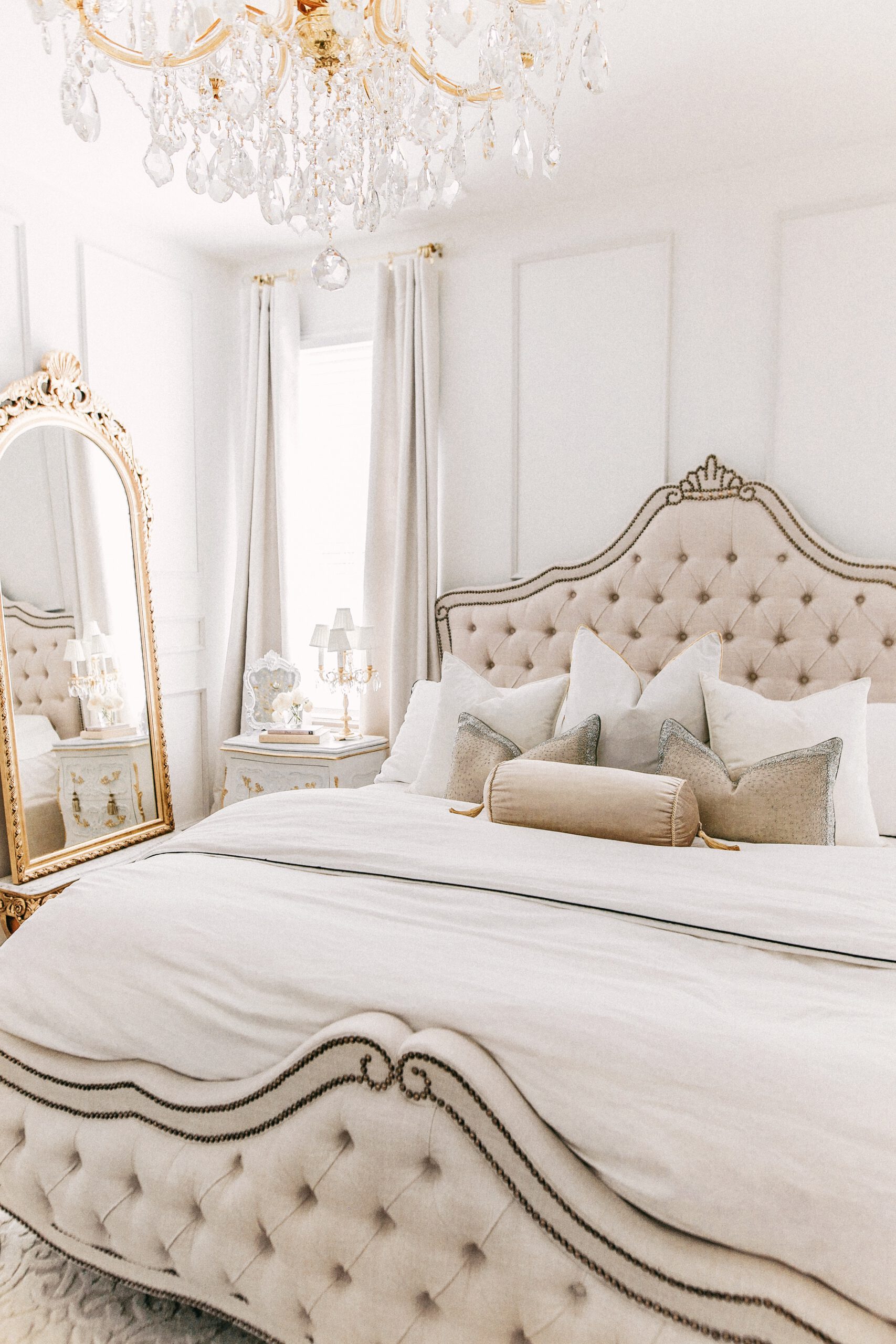 A Beautiful Parisian & Versaille Themed Bedroom Makeover_lexpyfrom_jadorelexiecouture