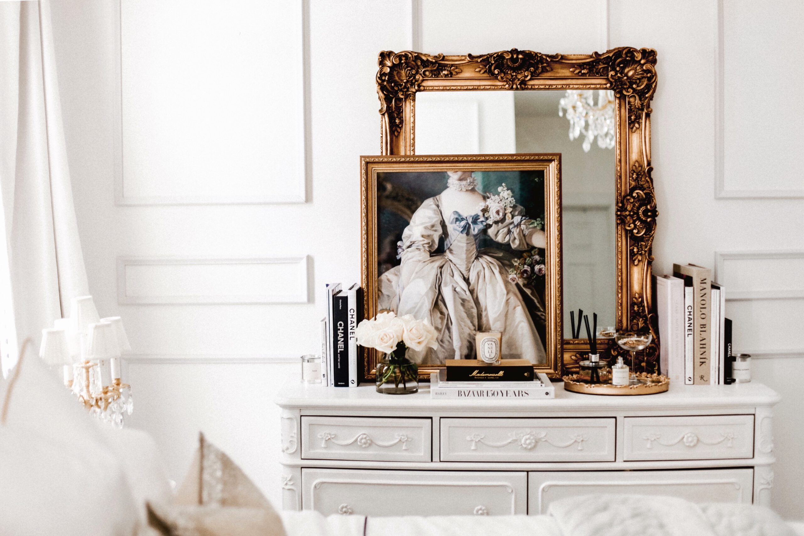 A Beautiful Parisian & Versaille Themed Bedroom Makeover_lexpyfrom_jadorelexiecouture