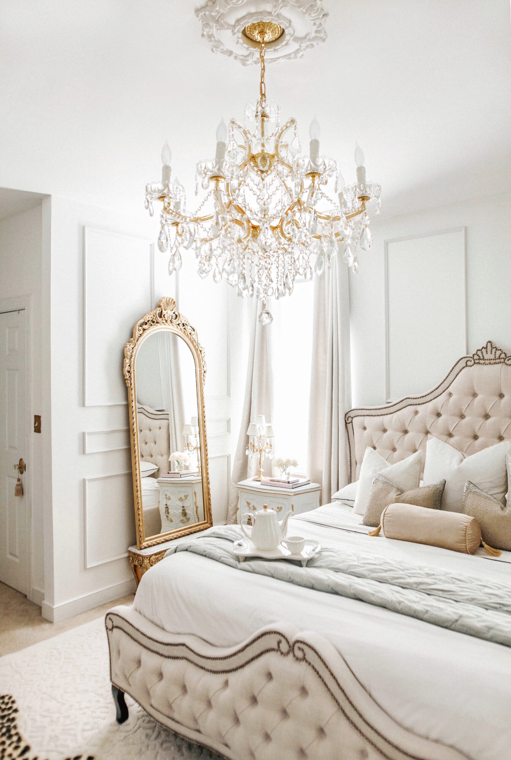 A Beautiful Parisian & Versaille Themed Bedroom Makeover_lexpyfrom_jadorelexiecouture